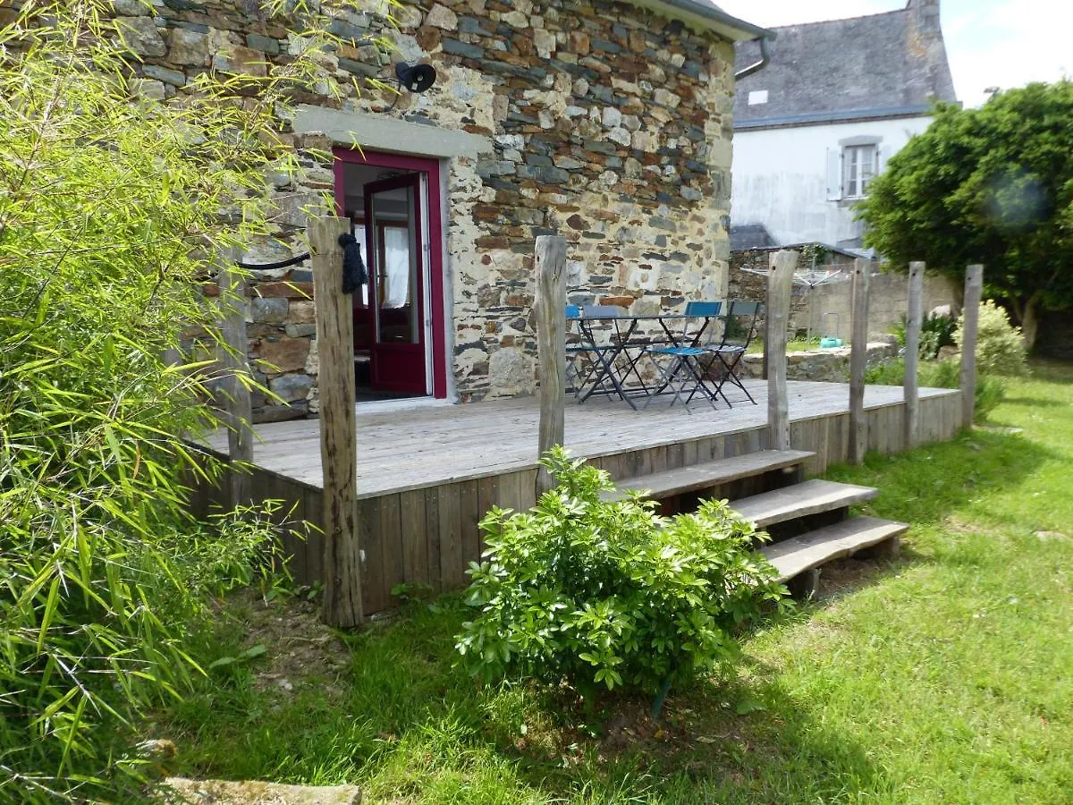 Gite D'Artiste Le Lezard Vert Scrignac Tatil Evi